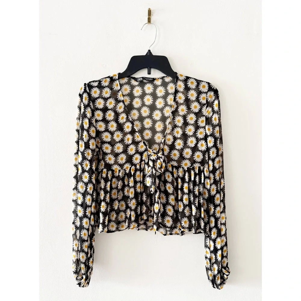 Zara Daisy Print Cropped Long Sleeve Semi Sheer Blouse Size XS - Picture 2 of 8